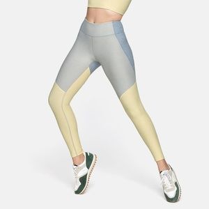 Outdoor Voices 7/8 Tri Tone Legging, Size S